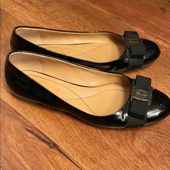 Ferragamo Varina flats size 8C - Picture 2 of 4